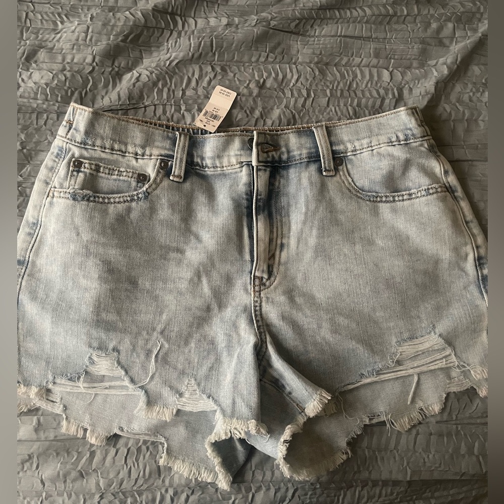 Aerie light wash short- NWT
